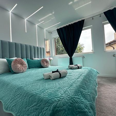 Elegant Escape Central Studio Craiova Extérieur photo