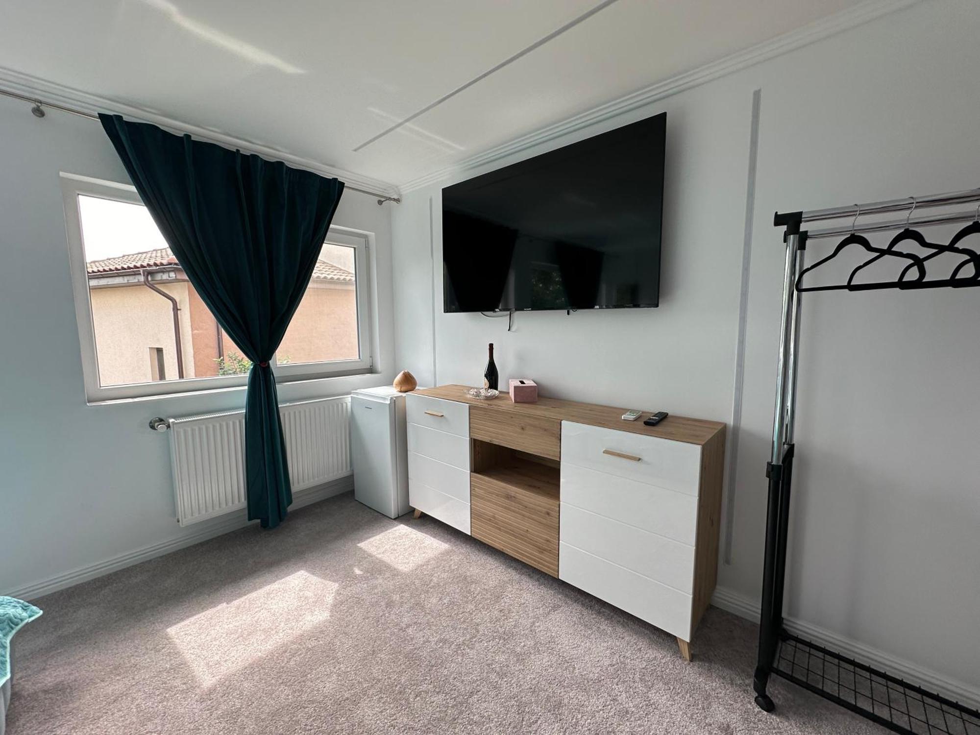 Elegant Escape Central Studio Craiova Extérieur photo